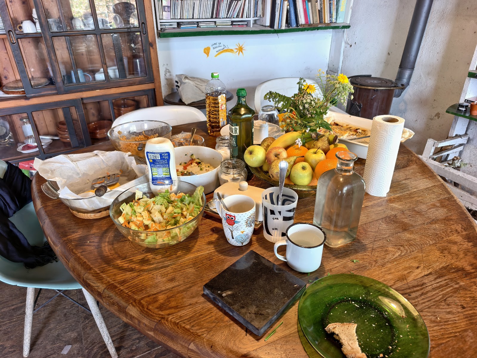 Mesa con comida compartida
